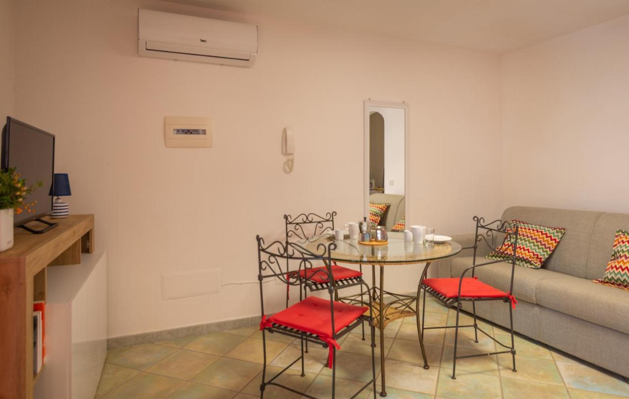 Aparthotel Residenze Il Girasole Golfo Aranci Esterno foto