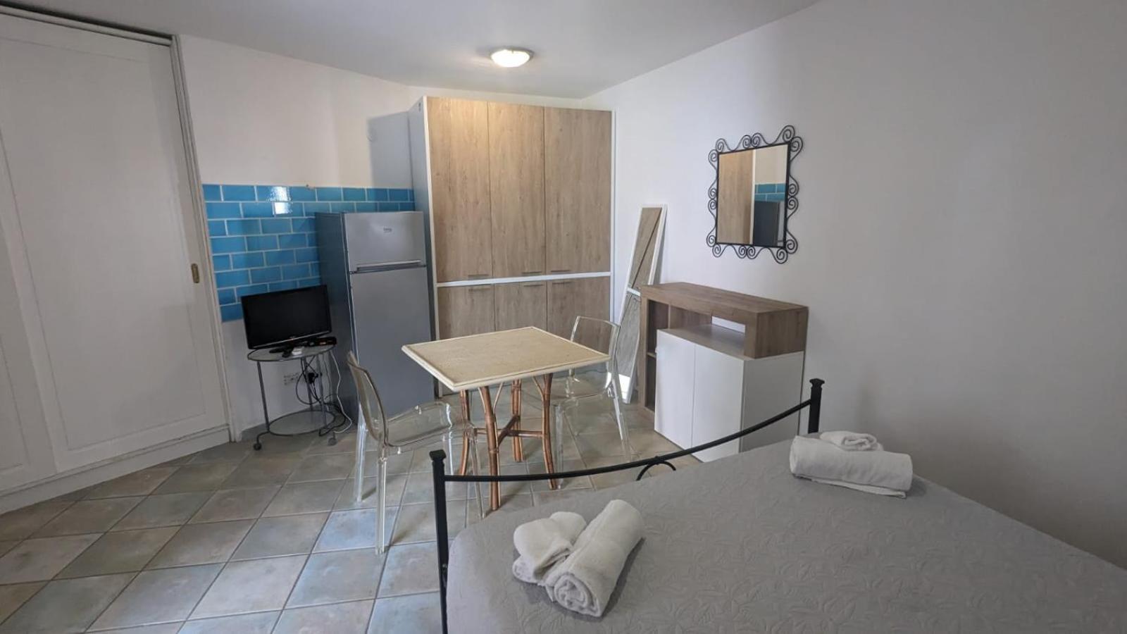 Aparthotel Residenze Il Girasole Golfo Aranci Esterno foto